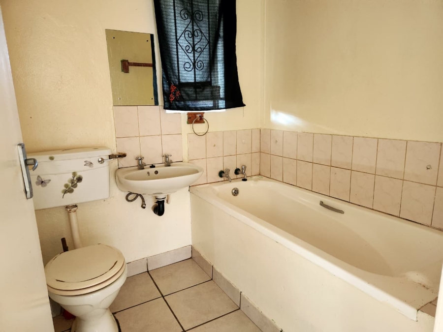 2 Bedroom Property for Sale in Lourierpark Free State